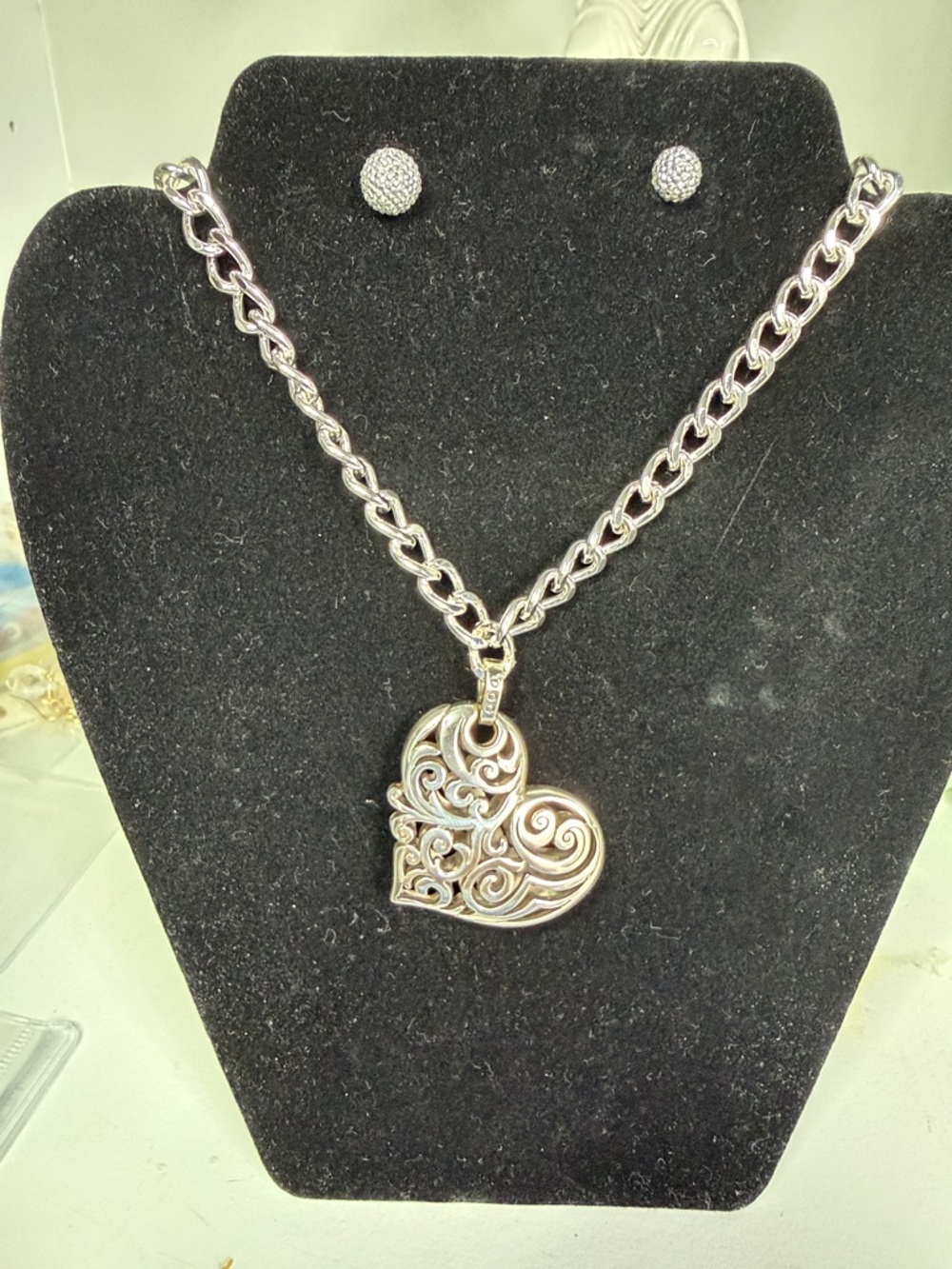 Filigree Heart Pendant Necklace in Silver 16” w 2” extender